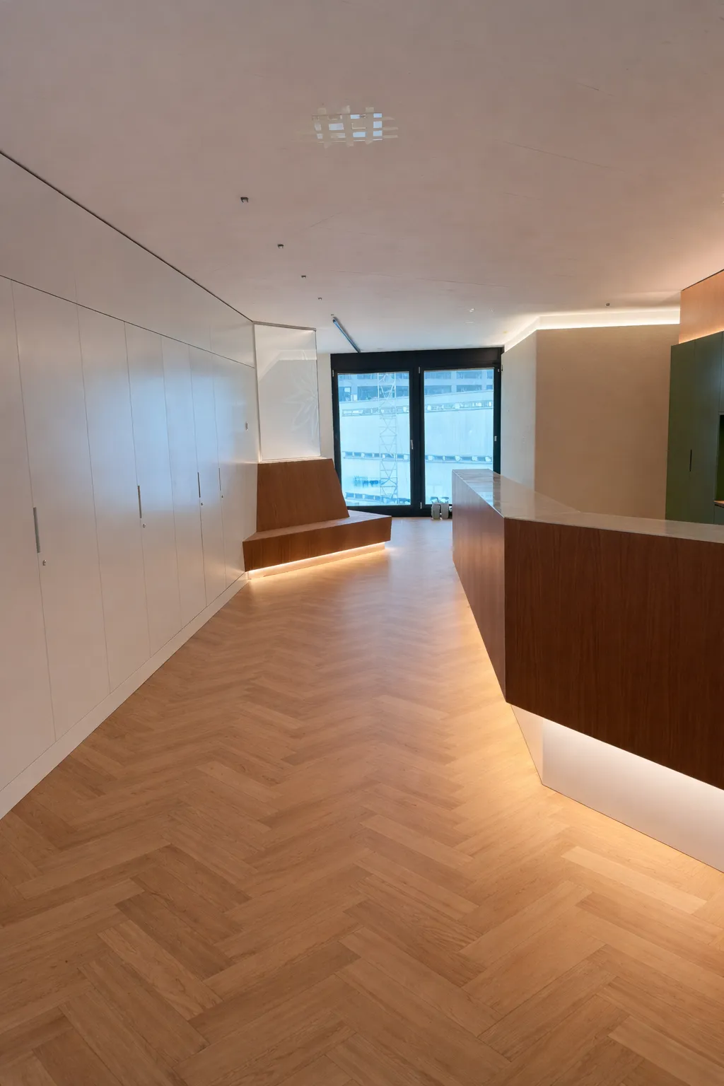 Empfangsbereich mit Theke